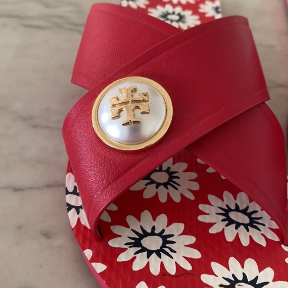 Tory Burch red slide on sandals with brooch - Picture 7 of 7